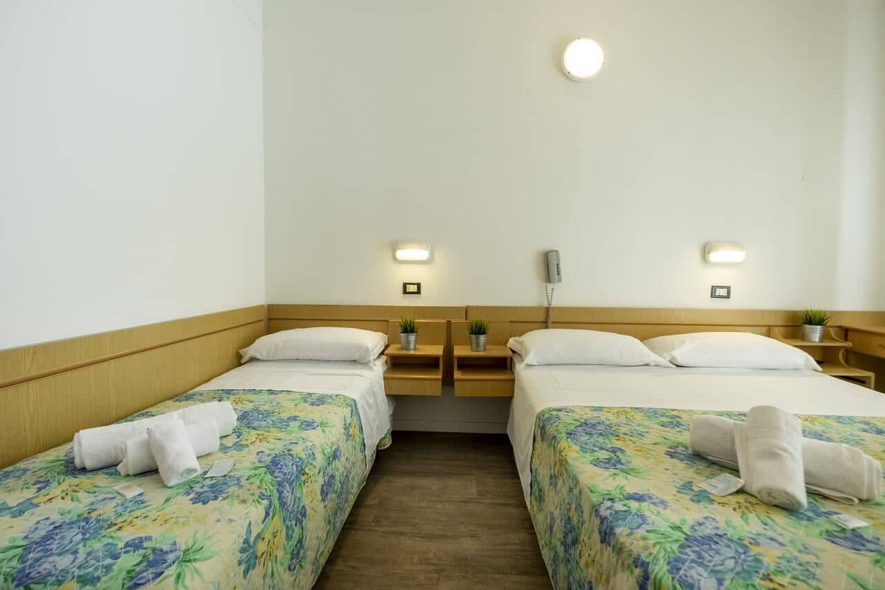 rooms-standard-room-with-balcony