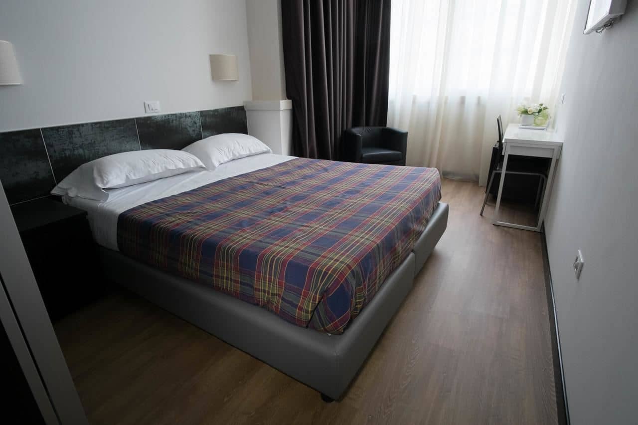rooms-standard-room-with-balcony