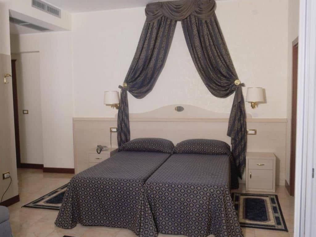 rooms-standard-room