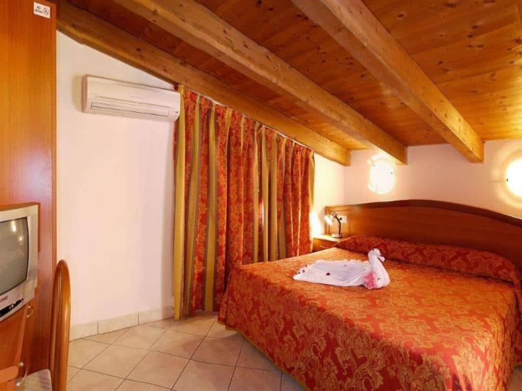 rooms-standard-room-balcony