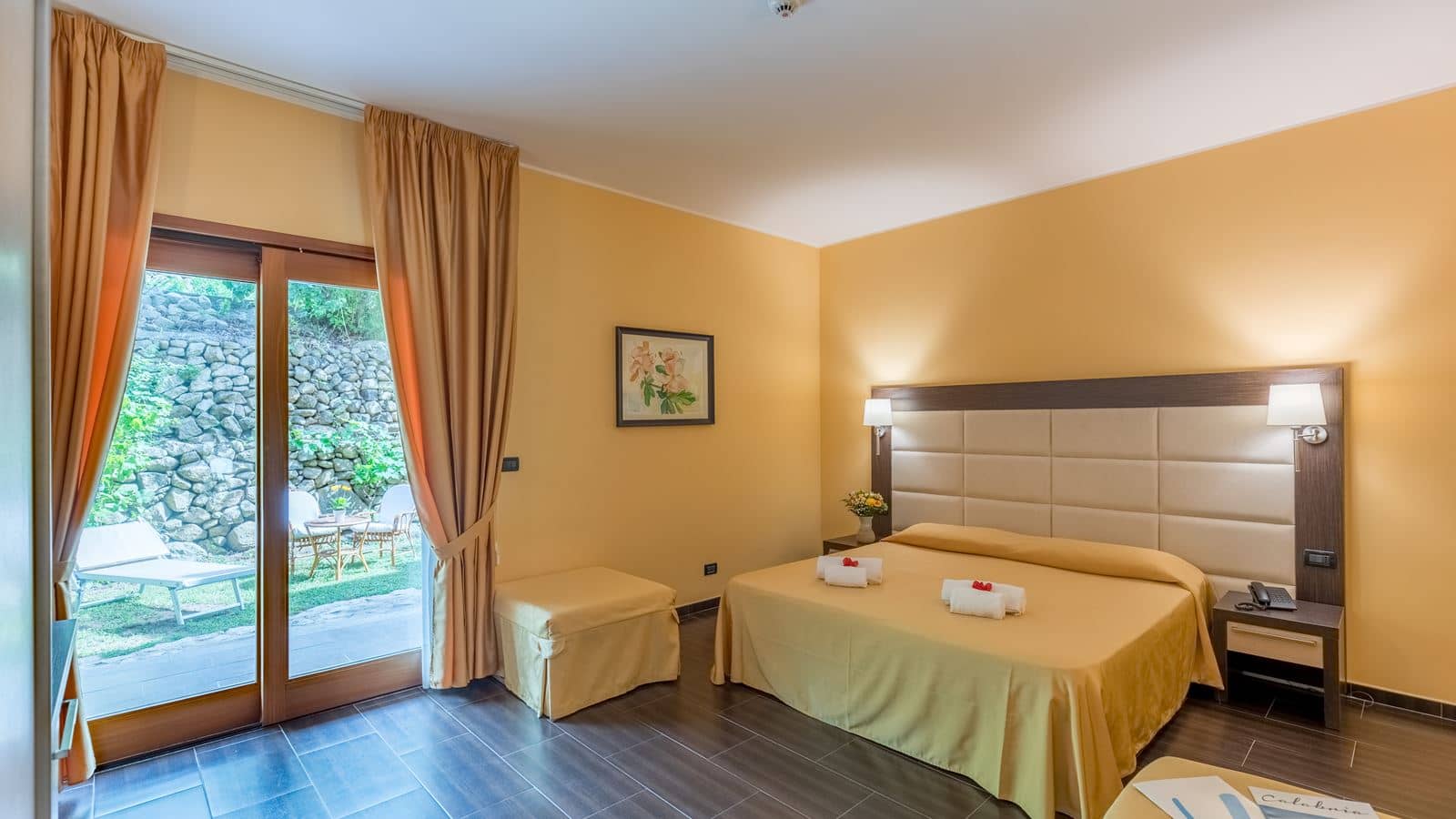 rooms-standard-room
