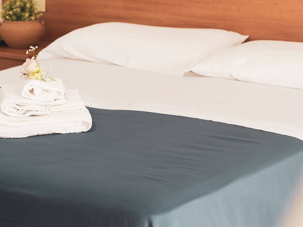 rooms-low-cost-room