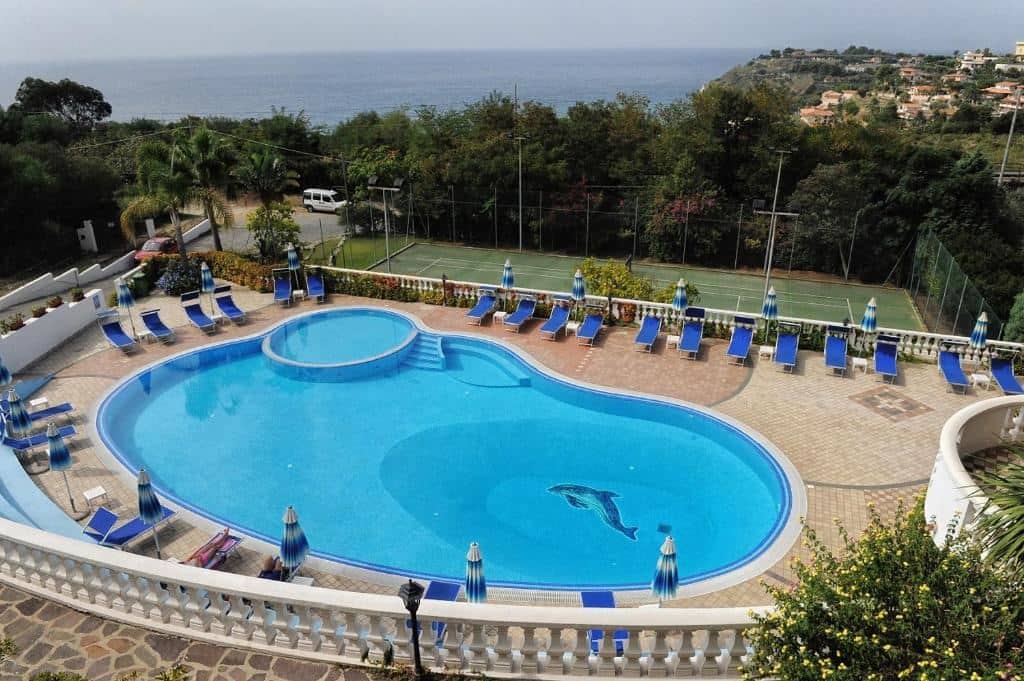 pools-outdoor-pool