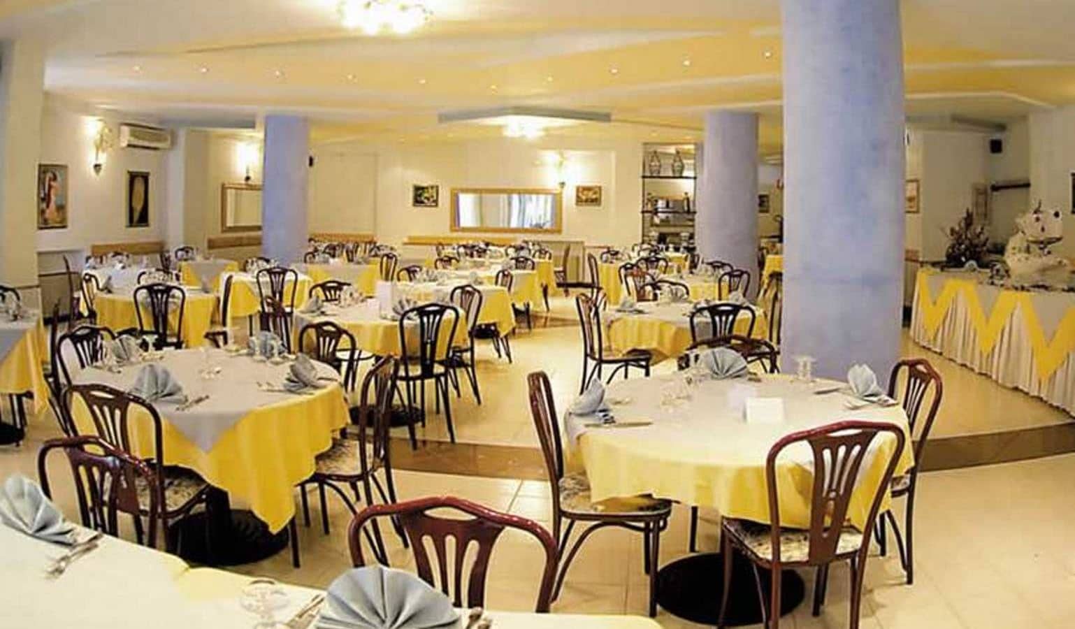 restaurants-restaurant