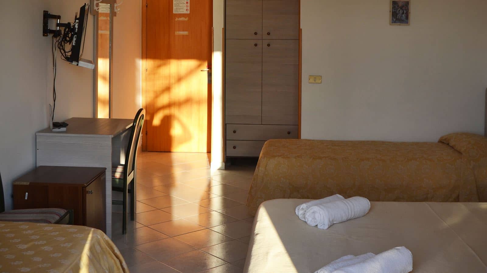 rooms-standard-room