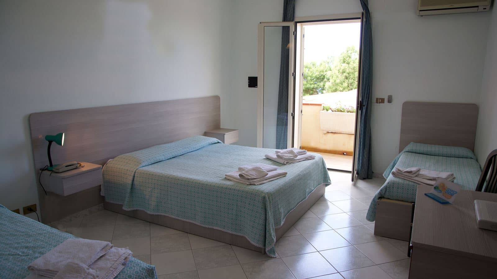 rooms-standard-room