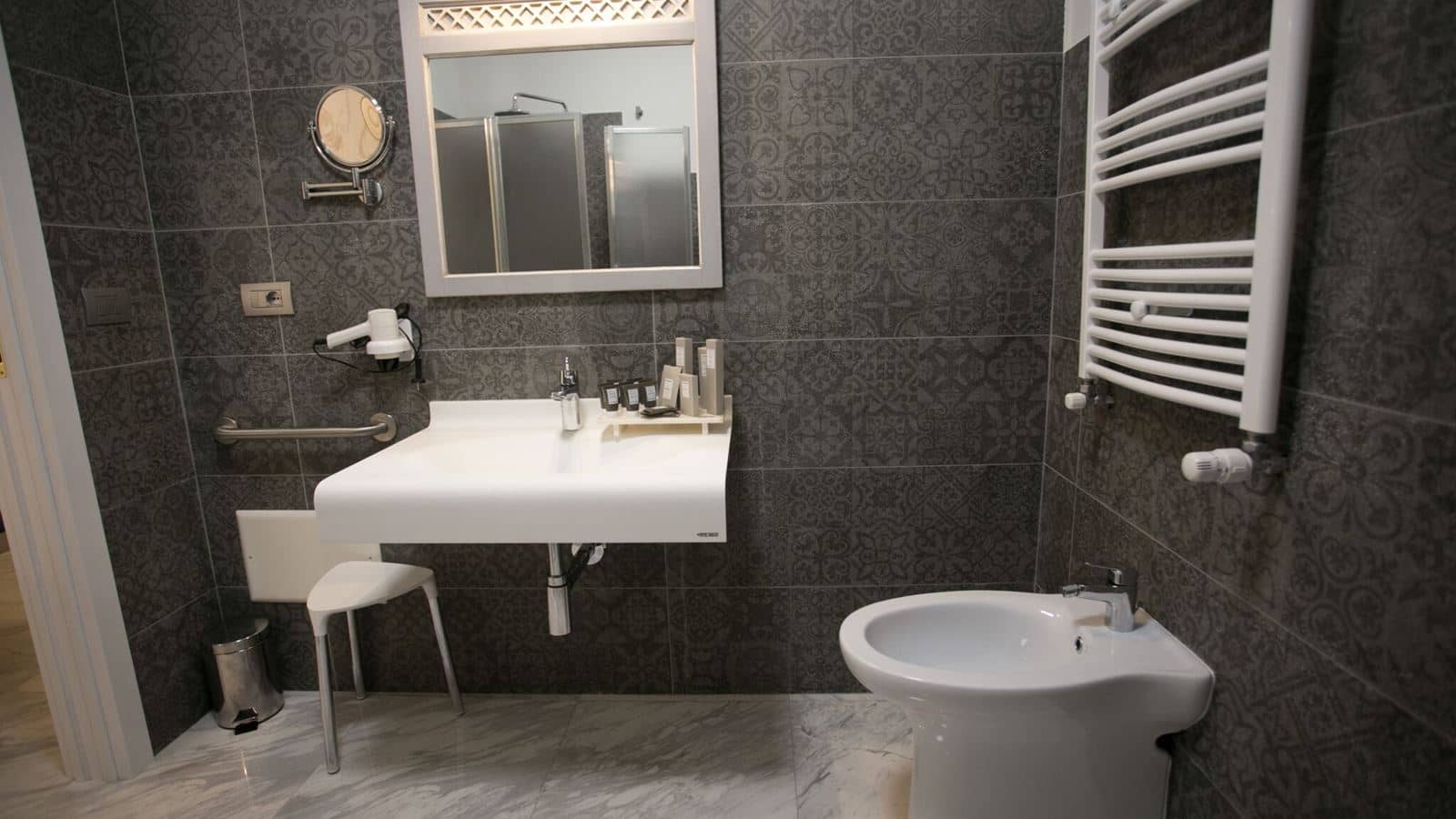 rooms-deluxe-room-with-balcony