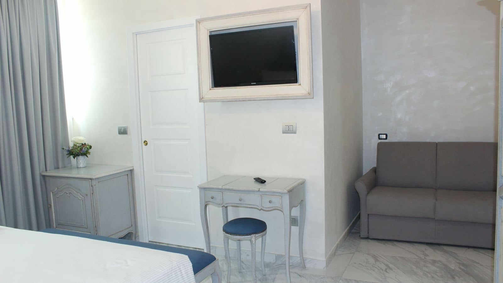 rooms-deluxe-room-with-balcony