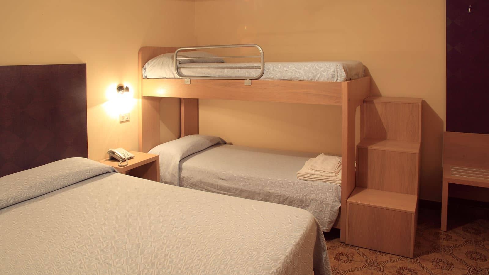 rooms-standard-room