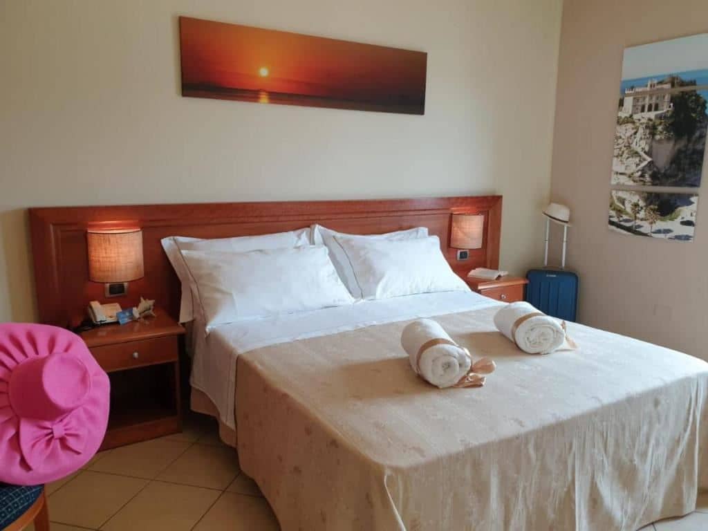 rooms-economy-room