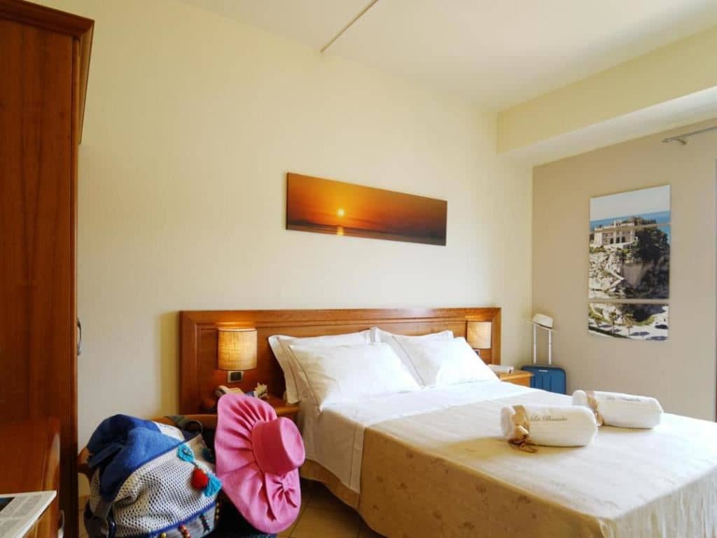 rooms-standard-room