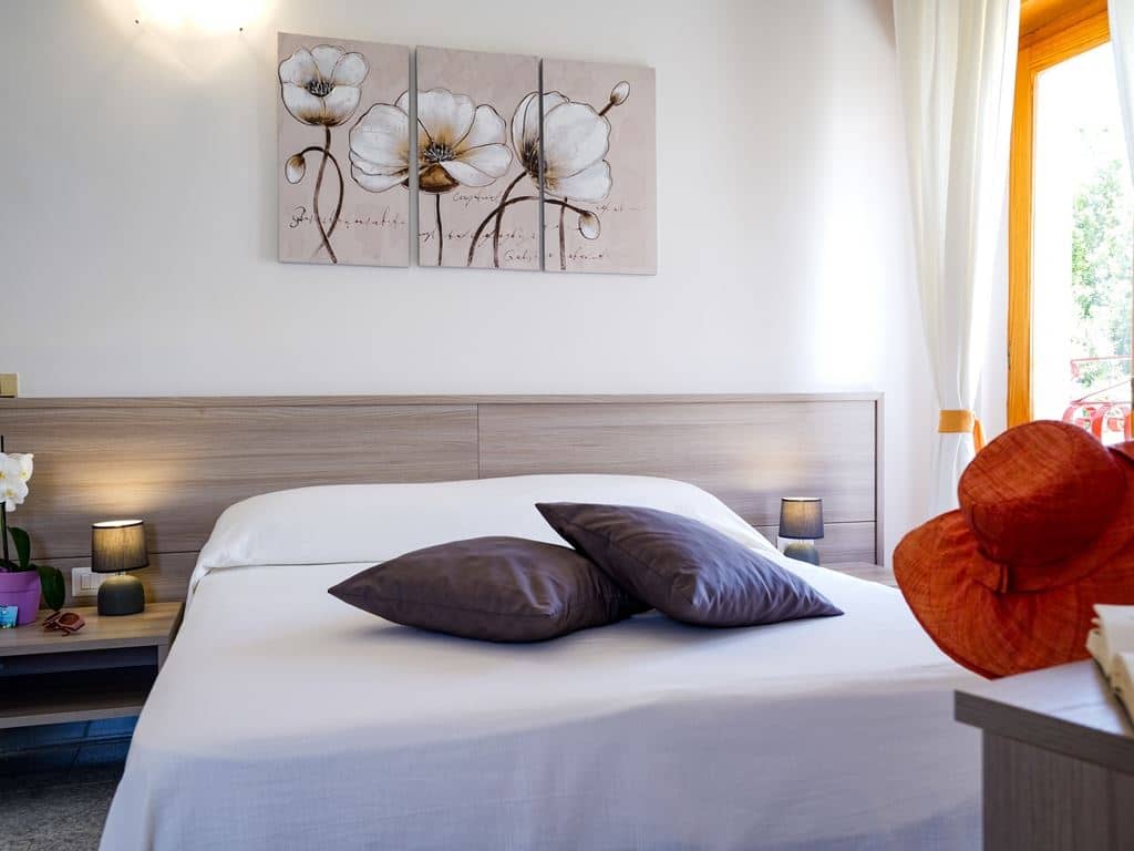 rooms-standard-room