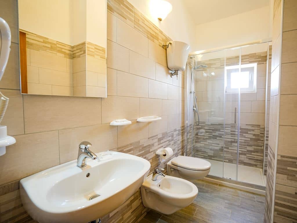 rooms-standard-room