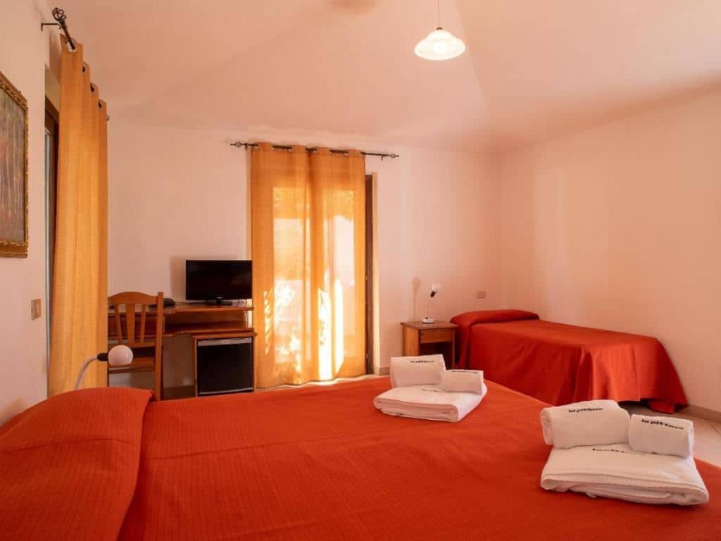 rooms-superior-room