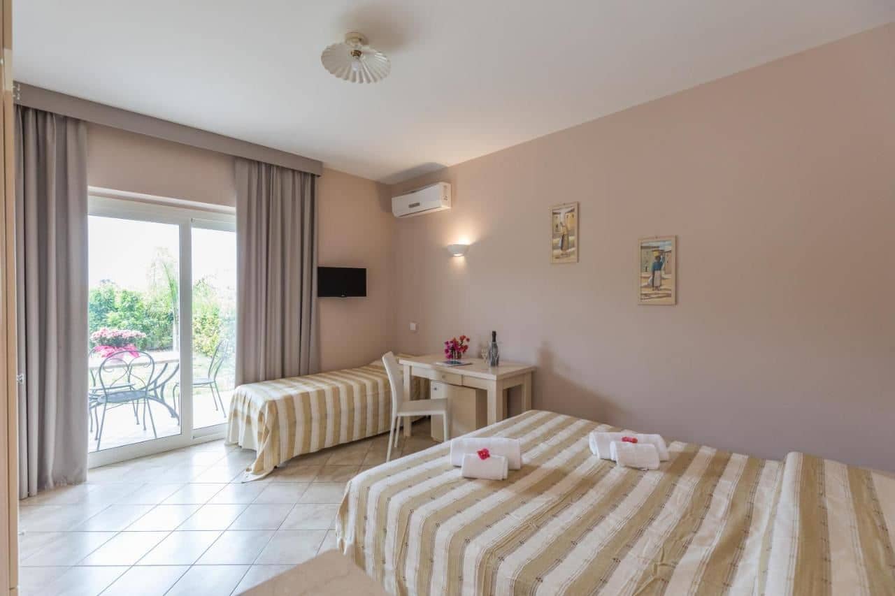 rooms-standard-room-sea-view
