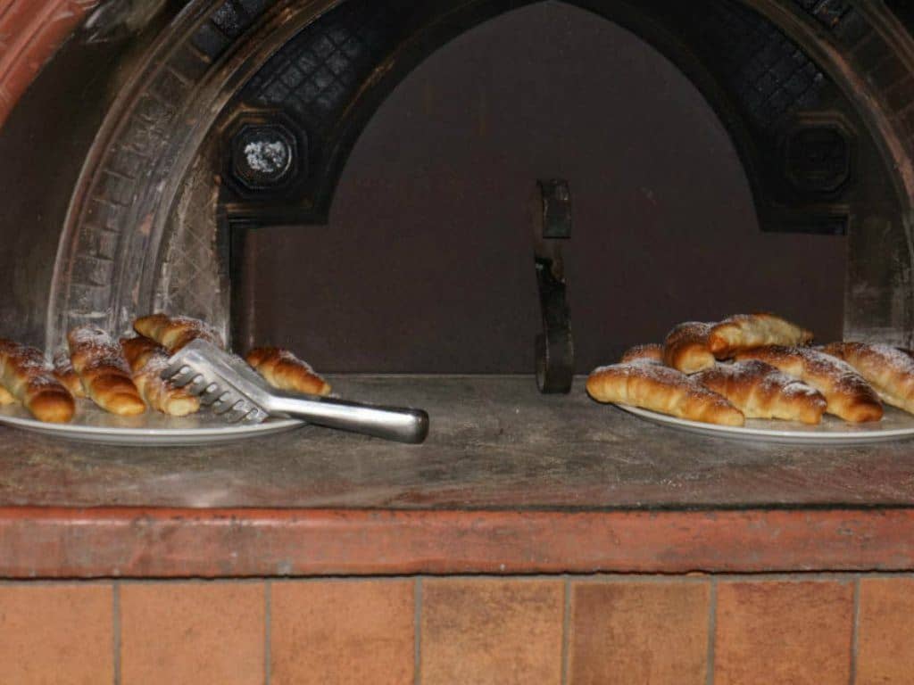restaurants-restaurant