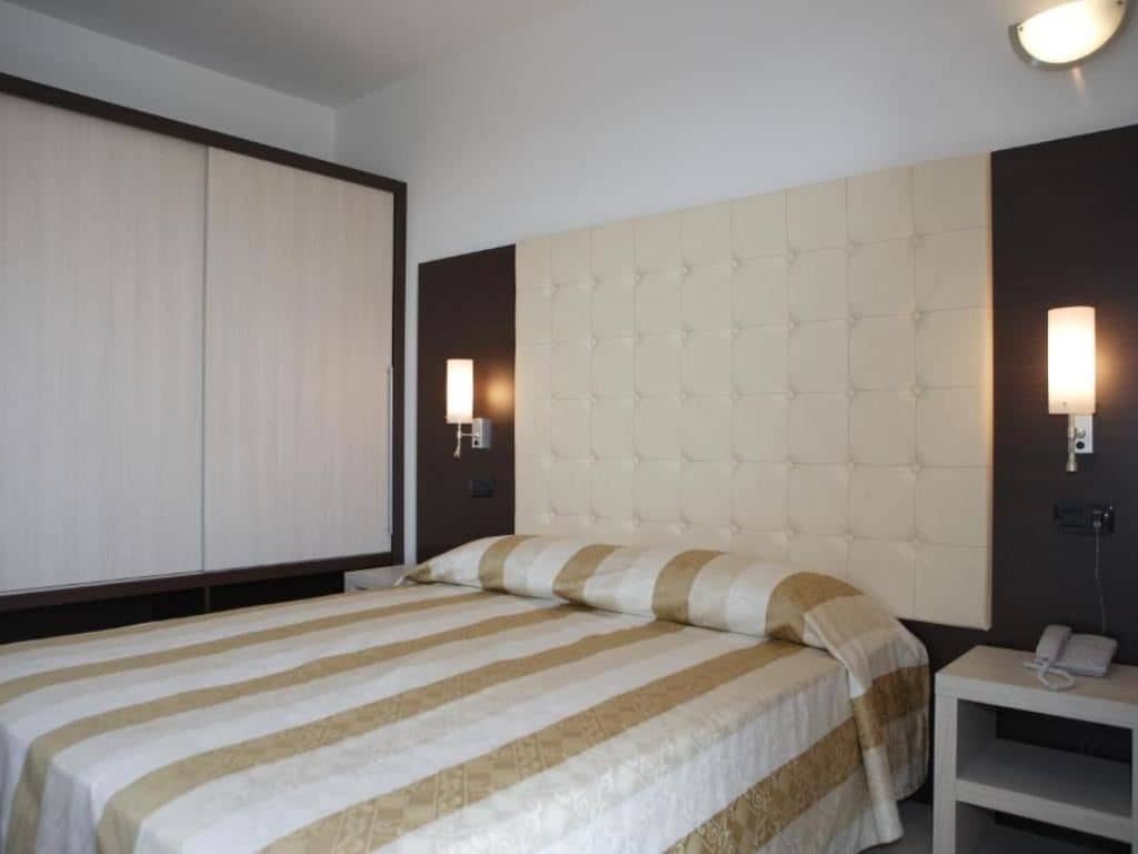 rooms-easy-suite-balcony