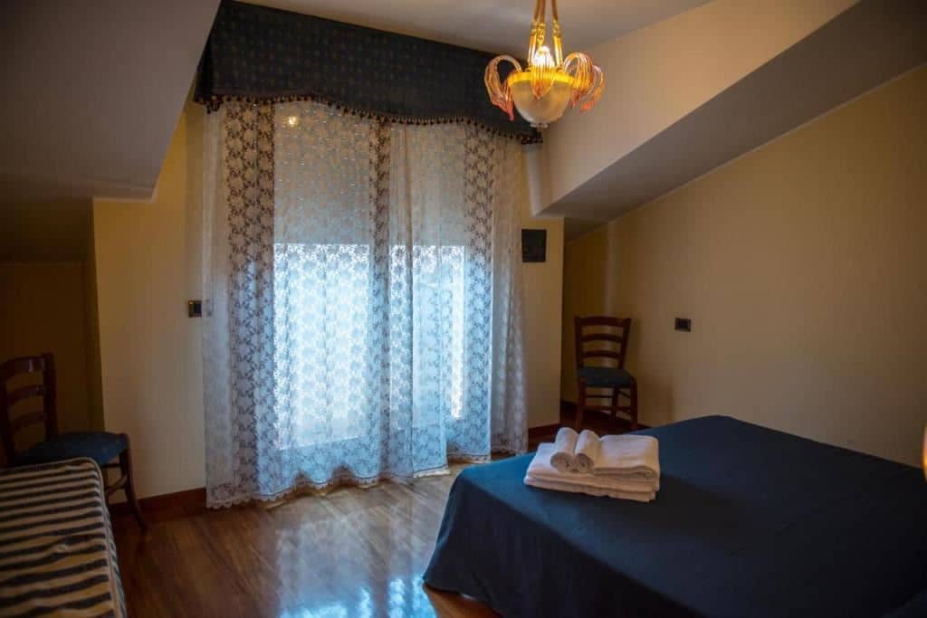 rooms-standard-room