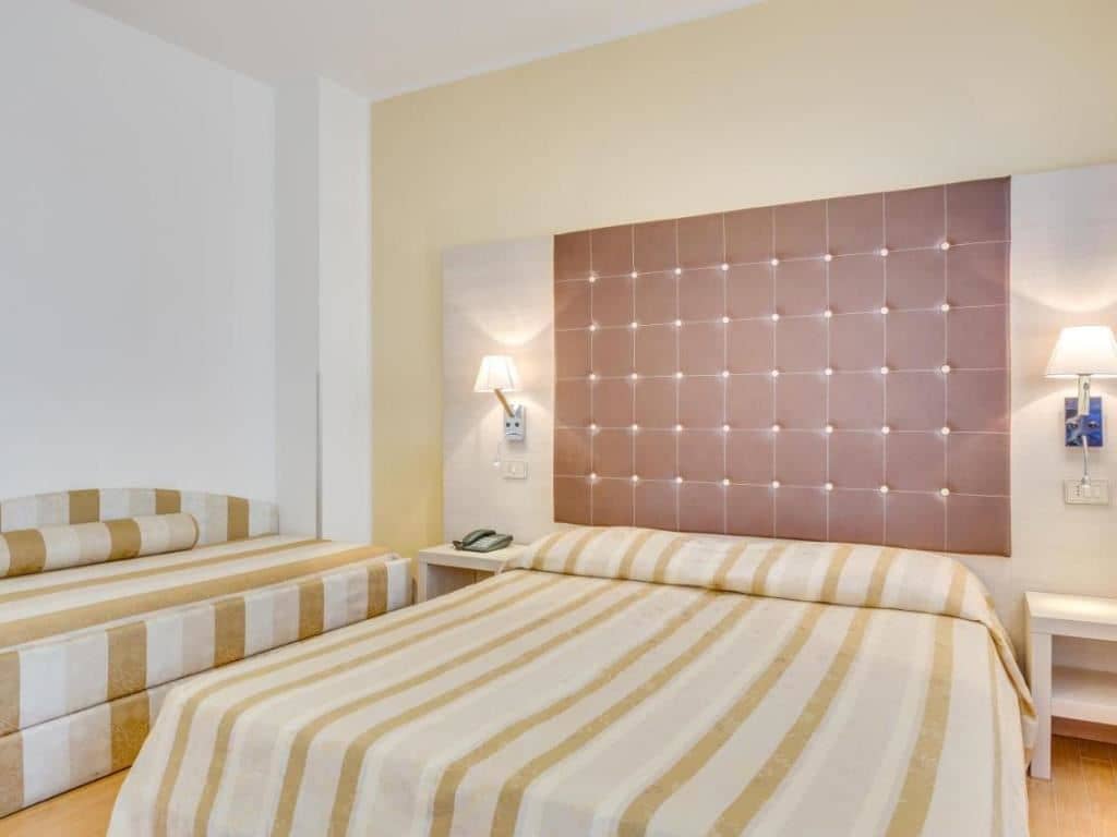 rooms-suite-balcony