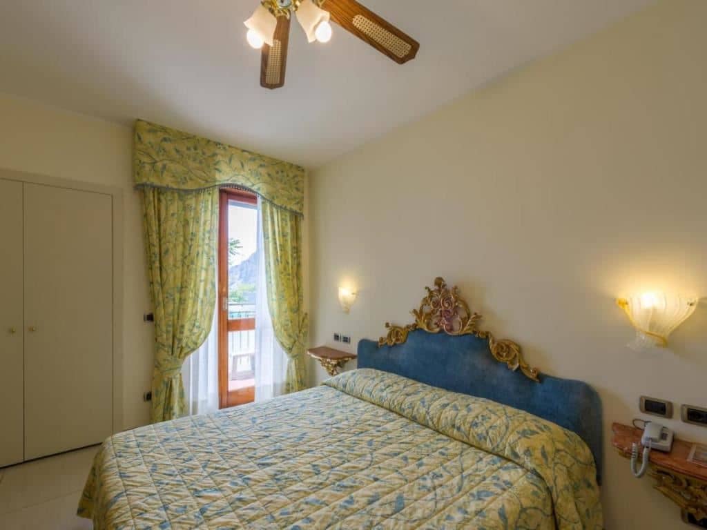 rooms-doppia-balcone-vista-mare