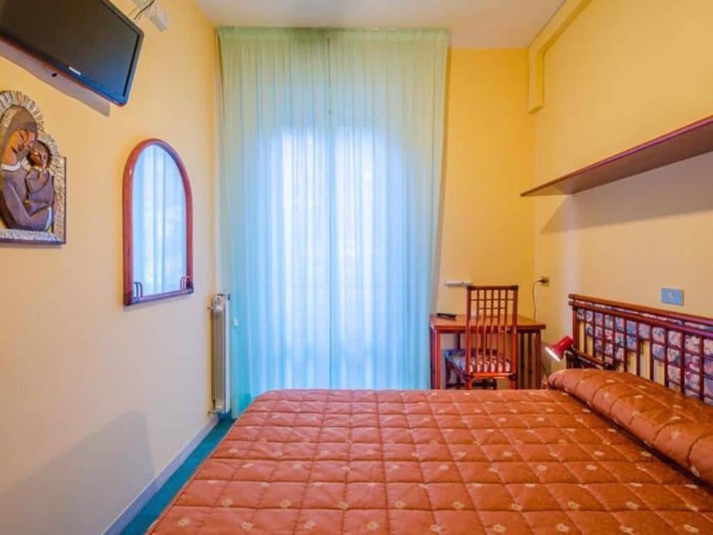 rooms-triple-room