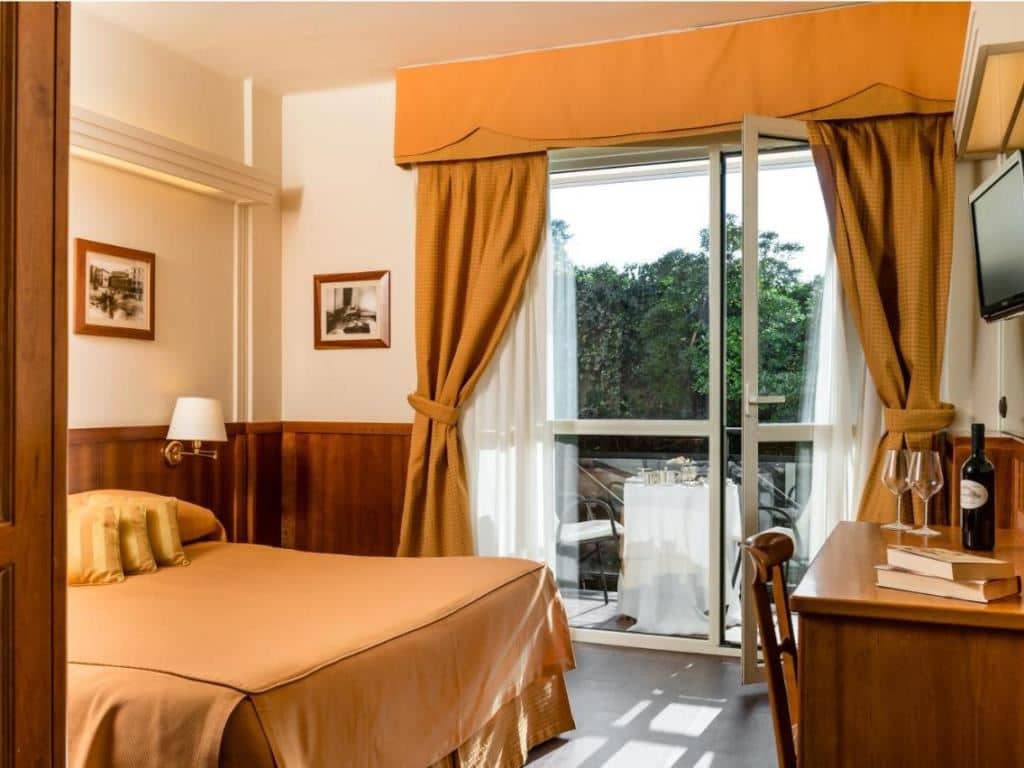 rooms-tripla-classic-balcone-vista-mare-latera