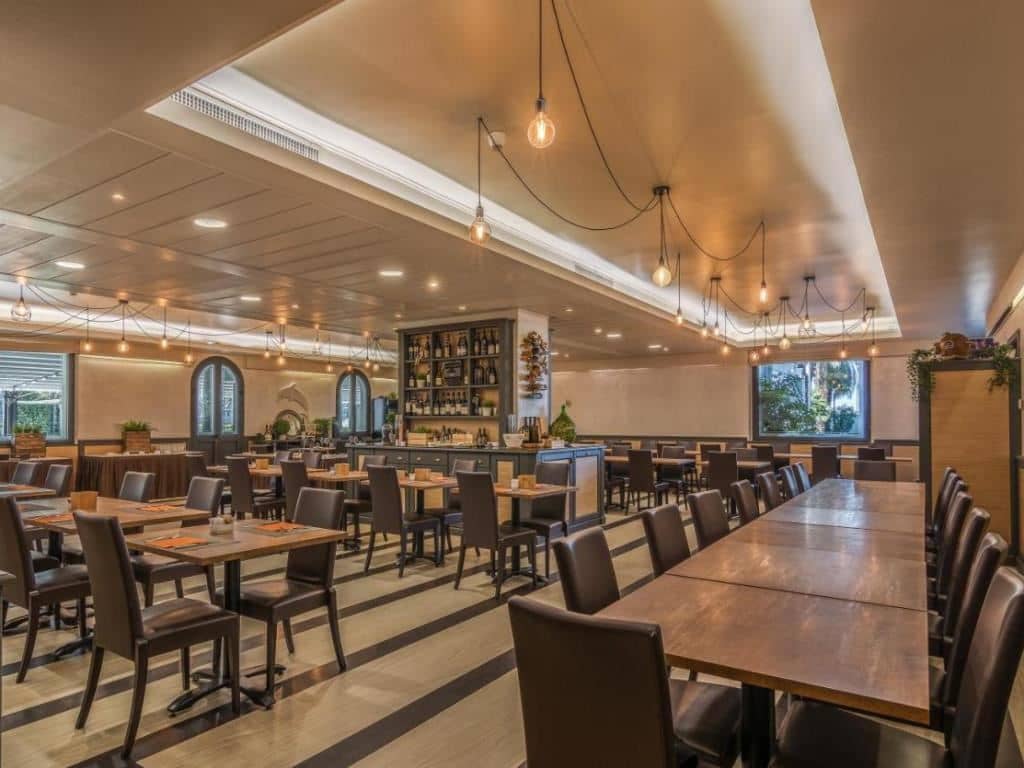 restaurants-restaurant