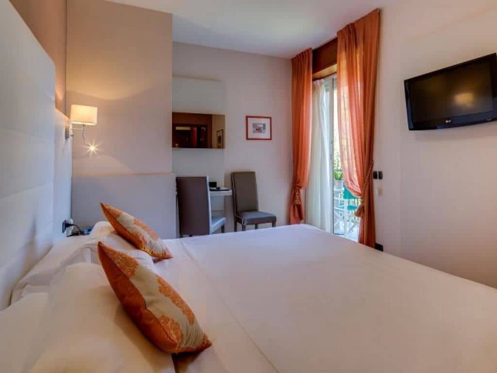 rooms-standard-double-room