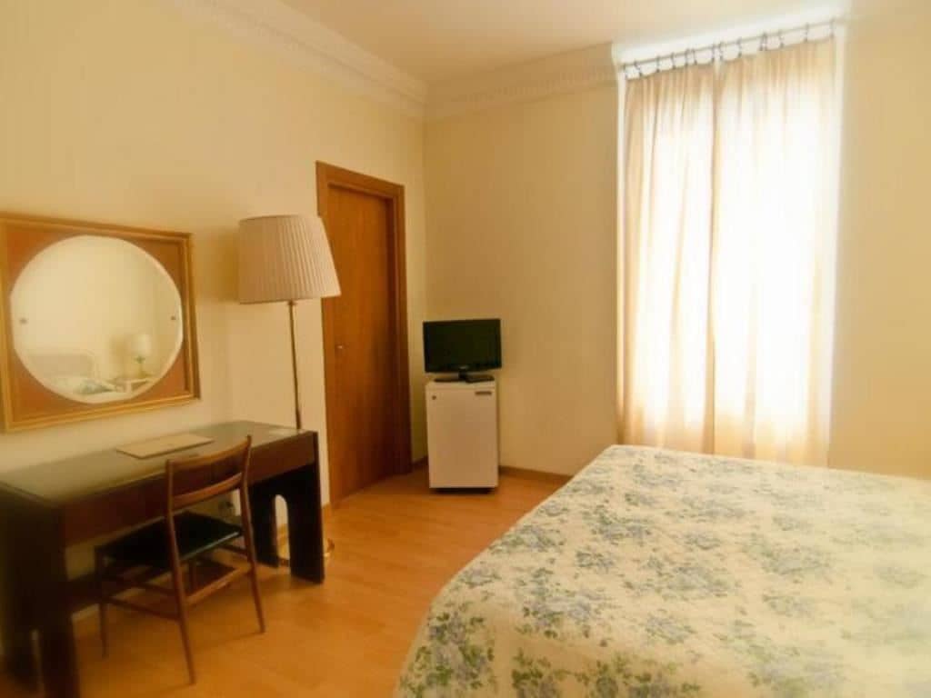 rooms-double-room-economy