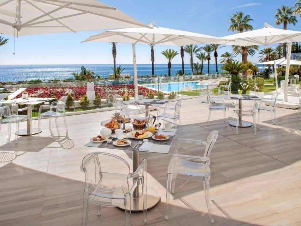 restaurants-restaurant