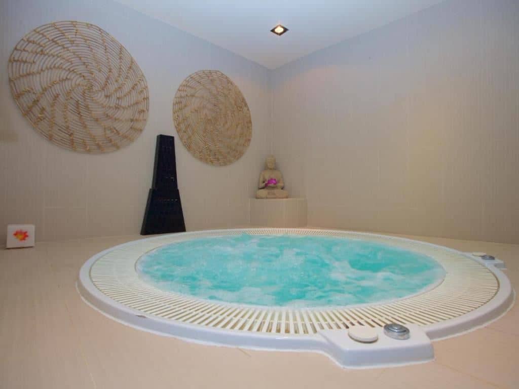 pools-indoor-pool