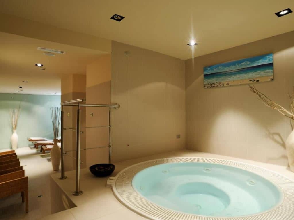 pools-indoor-pool