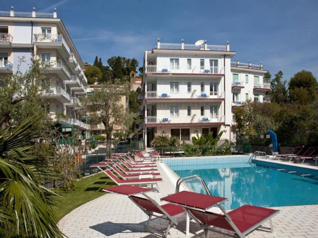 pools-outdoor-pool