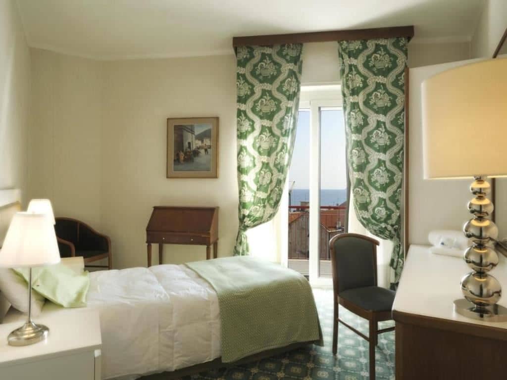rooms-single-room
