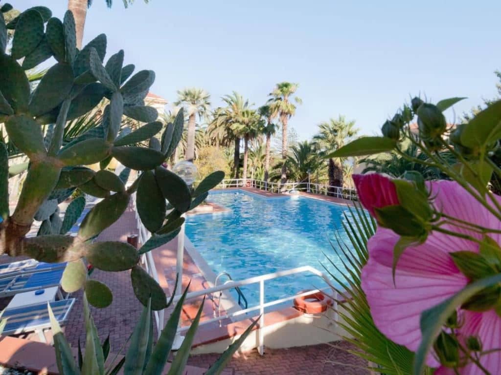 pools-outdoor-pool