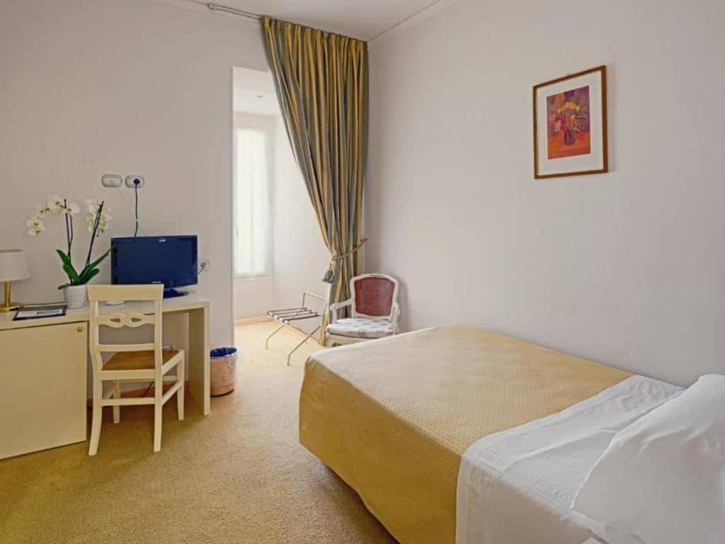rooms-single-room