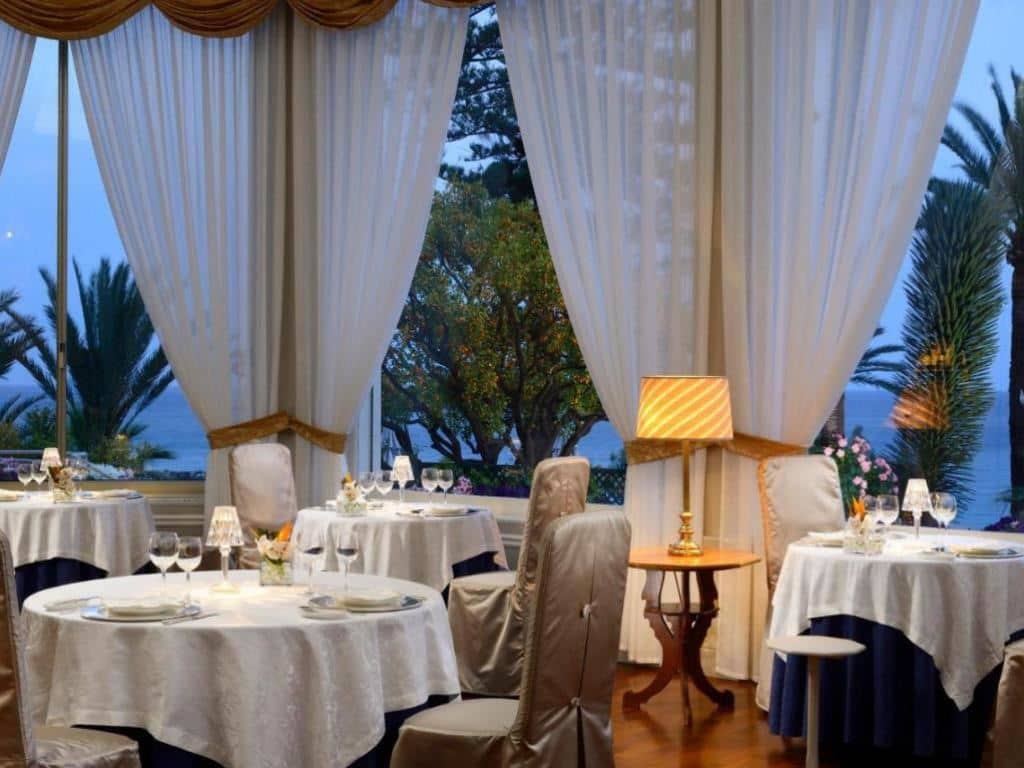 restaurants-restaurant