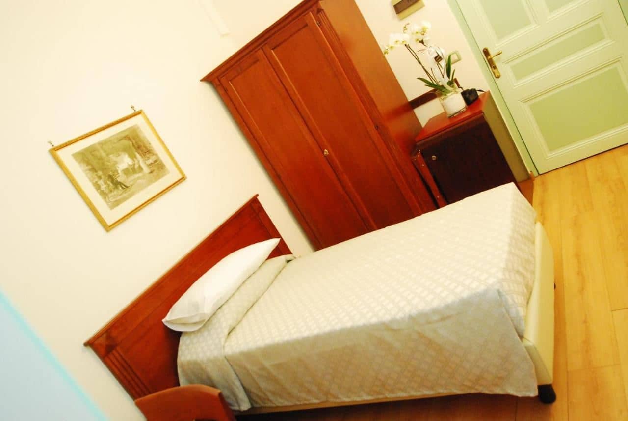 rooms-single-room