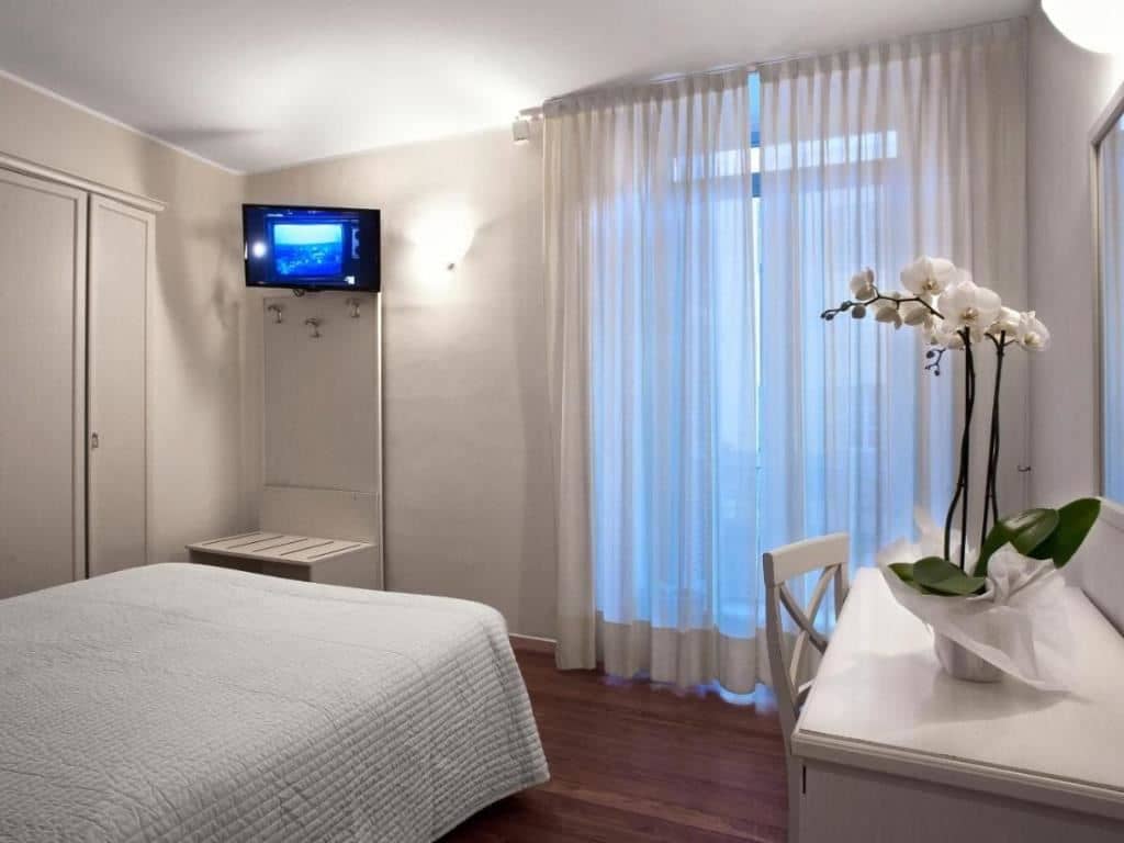 rooms-single-room
