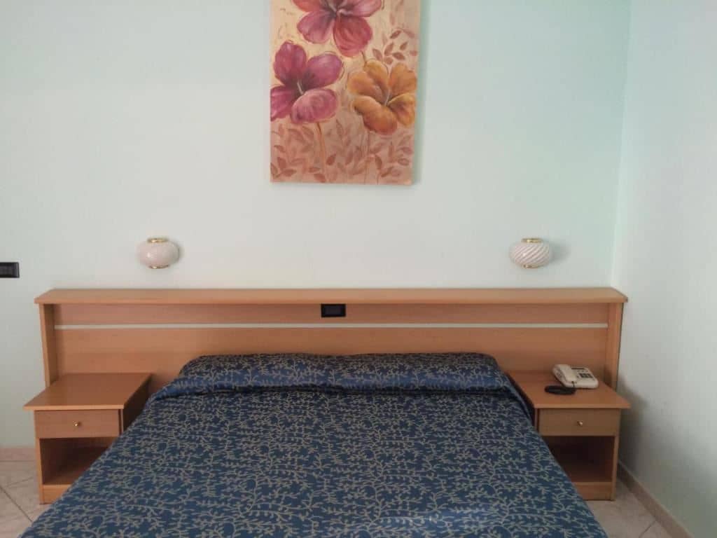 rooms-single-room
