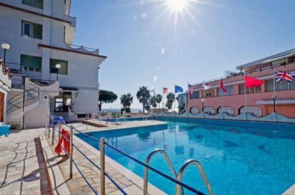 pools-outdoor-pool