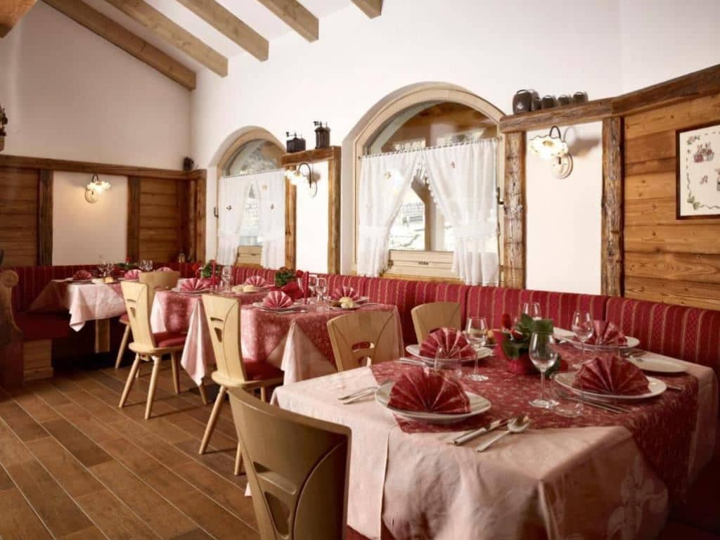 restaurants-restaurant