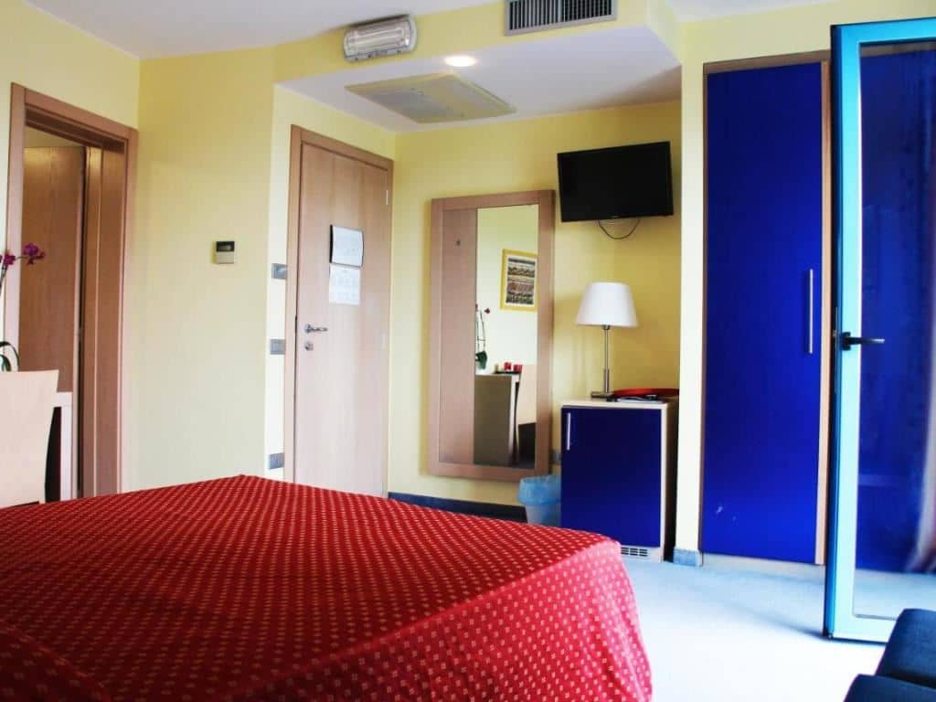 rooms-standard-room-balcony