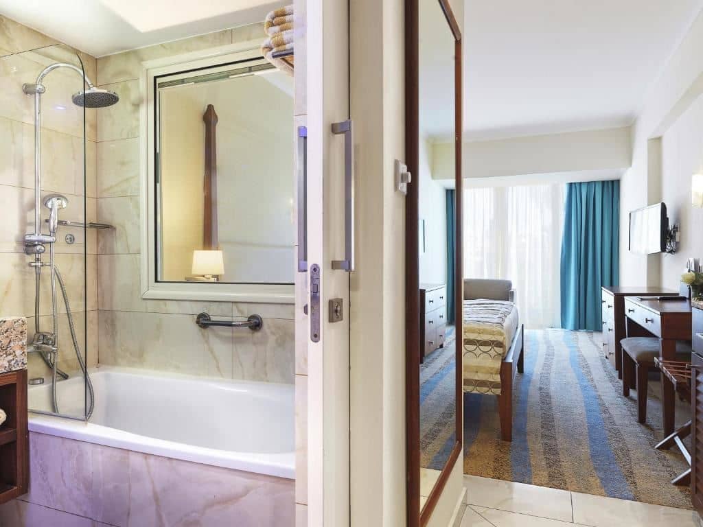 rooms-deluxe-double-land-view