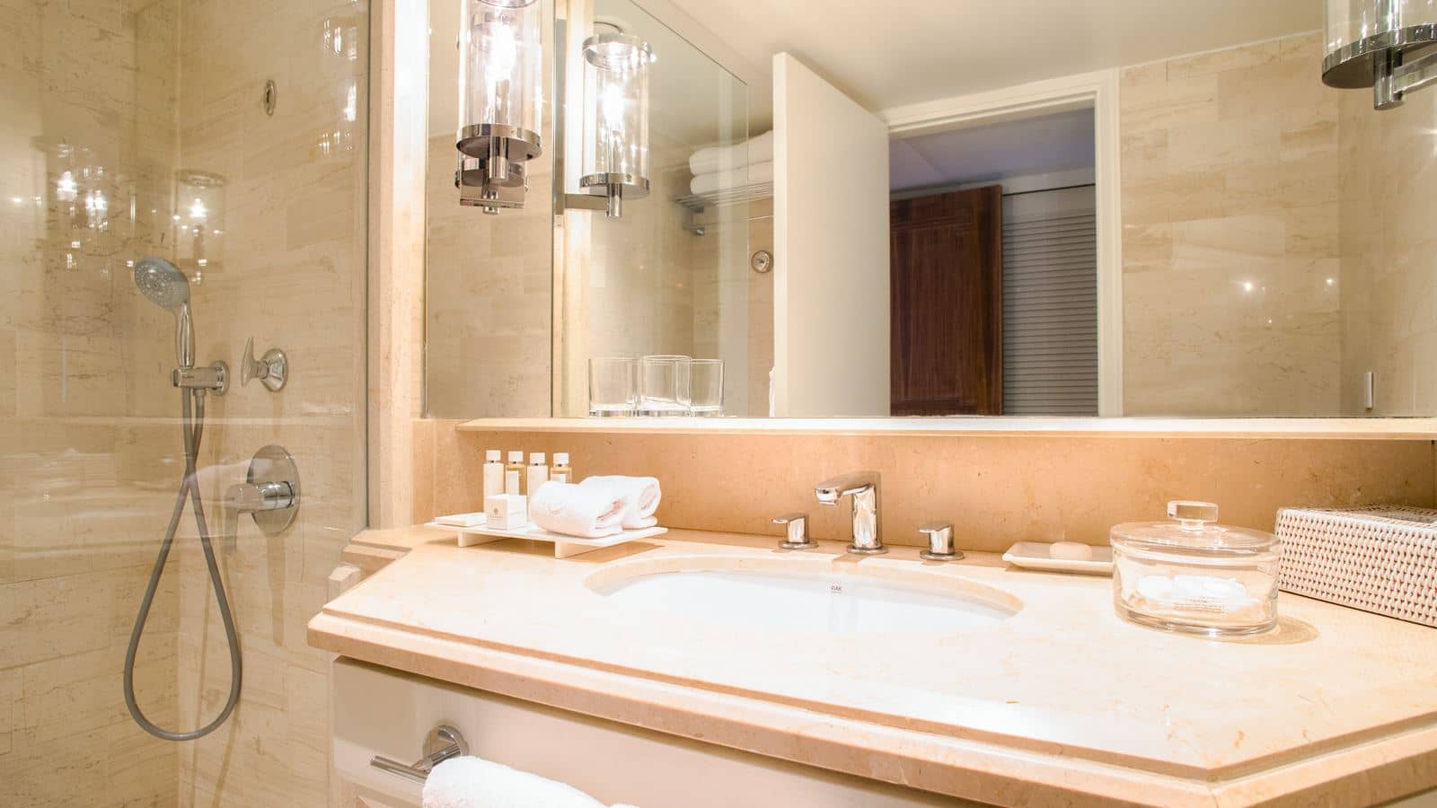 rooms-twin-standard-room