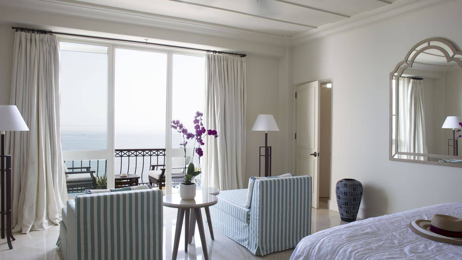 rooms-2-bedroom-suite-balcony-or-terrace