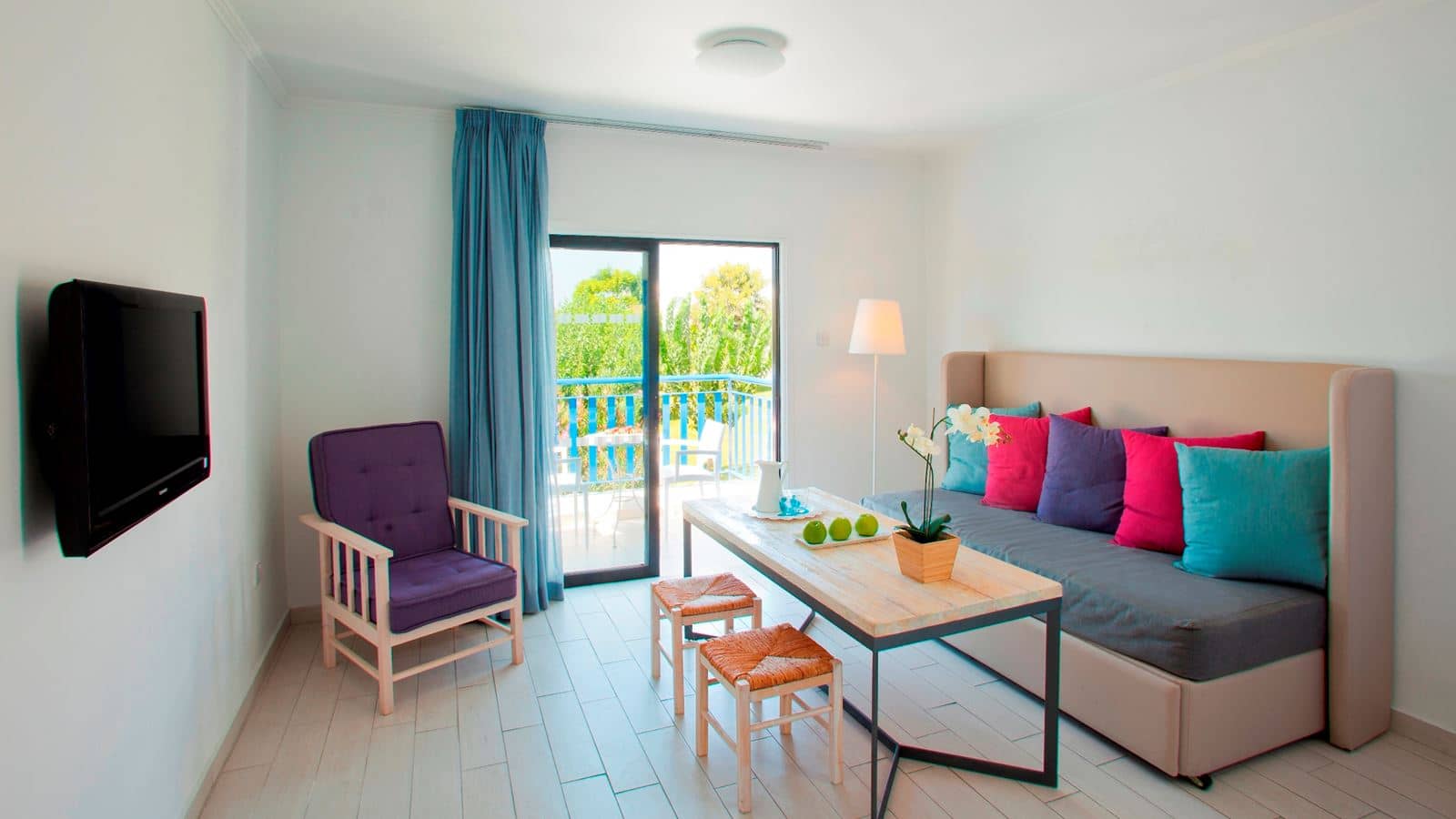 rooms-1-bedroom-standard-apartment-balcony-or-terrace