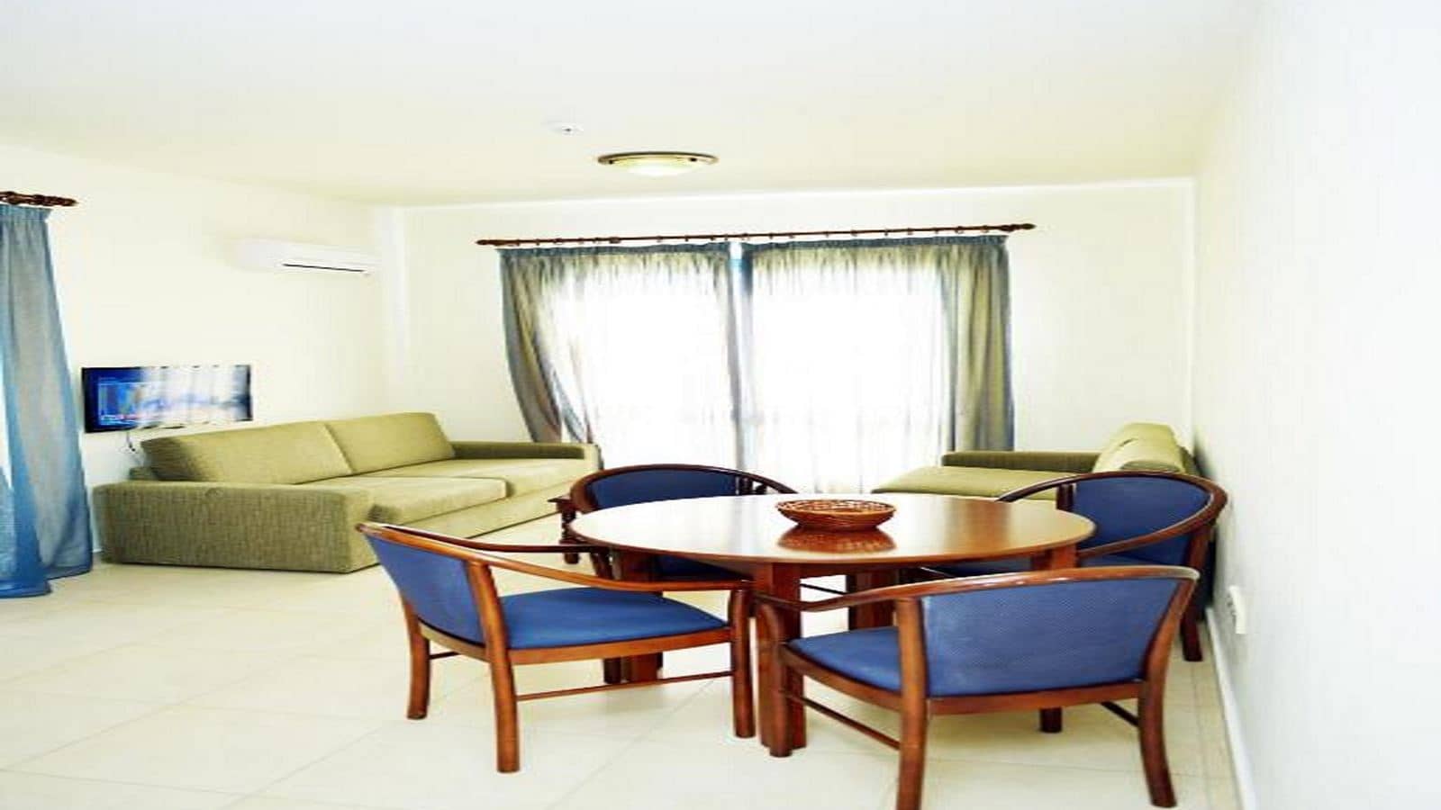 rooms-double-superior-room-poolview-balcony-or-terrace
