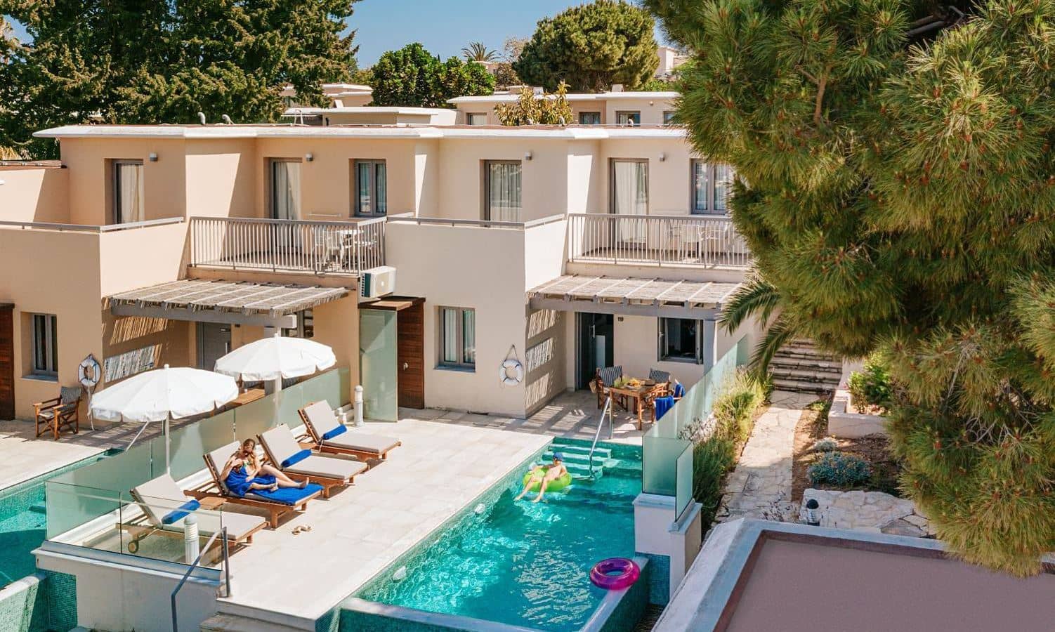 rooms-1-bedroom-suite-privatepoolterrace