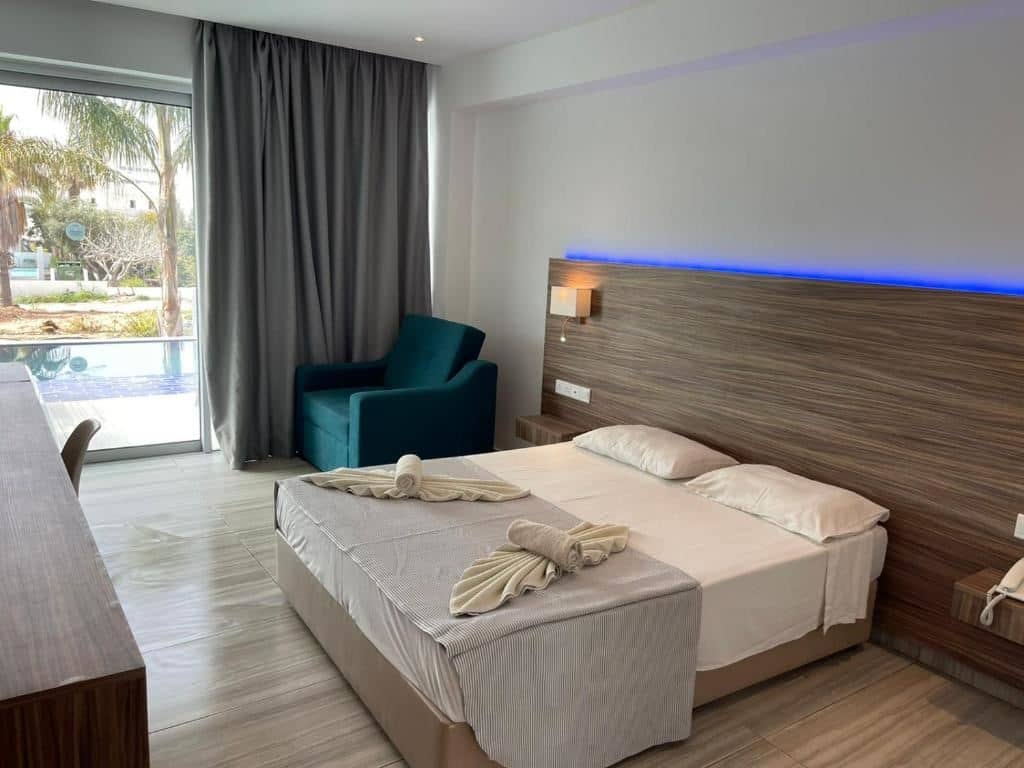 rooms-swim-up-suite